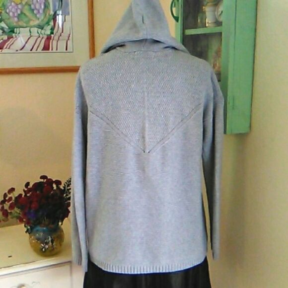 Olive + Oak Hooded Sweater - Picture 6 of 12